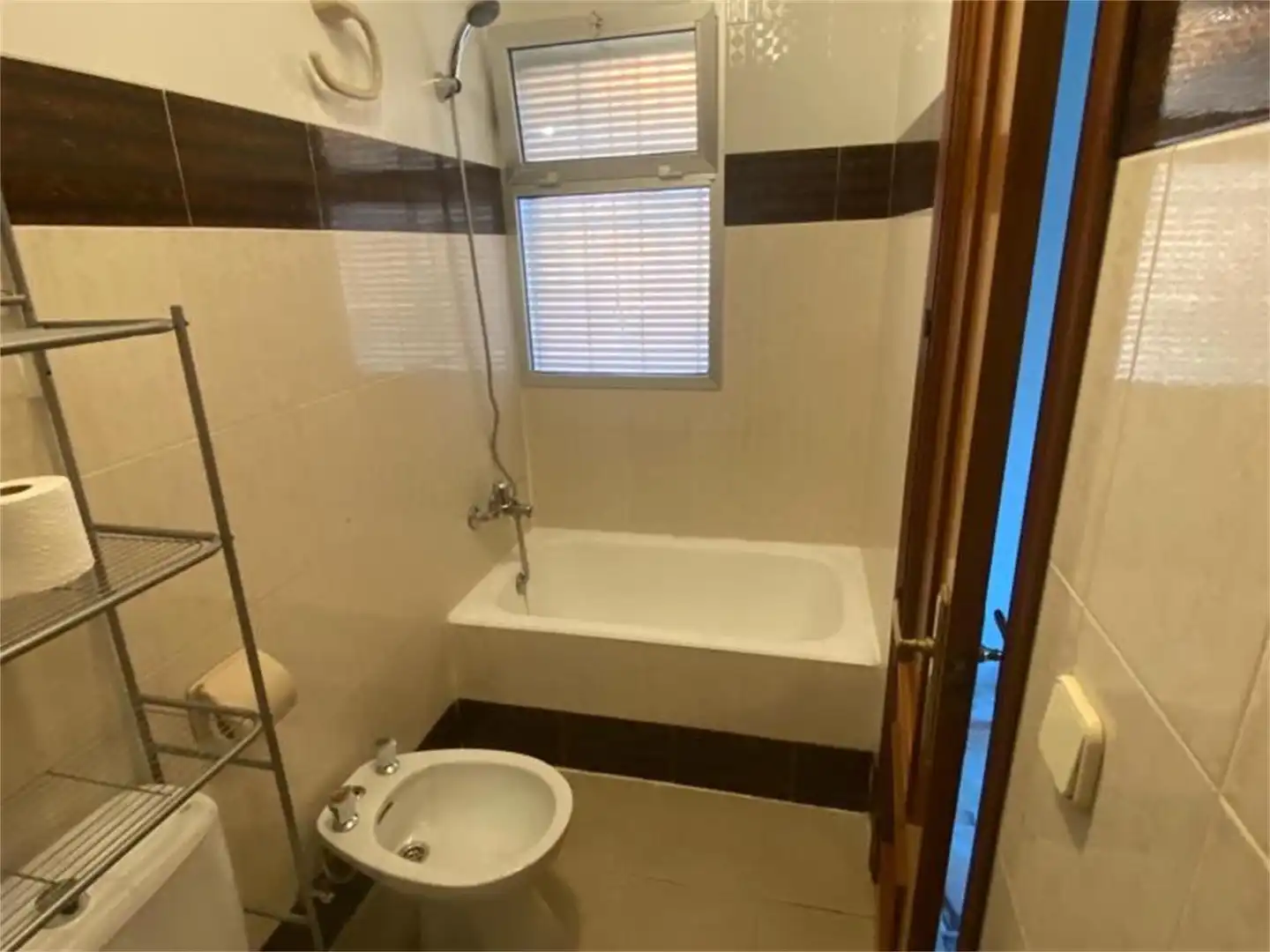 Casa o chalet en venta en Calle Chicuelo, 11, Morón de la Frontera Baño de Casa o chalet en venta en Morón de la Frontera con Aire acondicionado, Terraza y Piscina