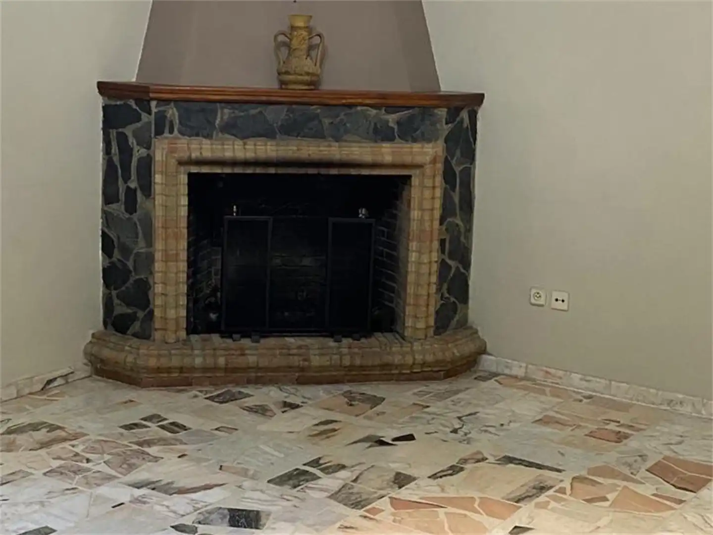 Casa o chalet en venta en Calle Chicuelo, 11, Morón de la Frontera Sala de estar de Casa o chalet en venta en Morón de la Frontera con Aire acondicionado, Terraza y Piscina