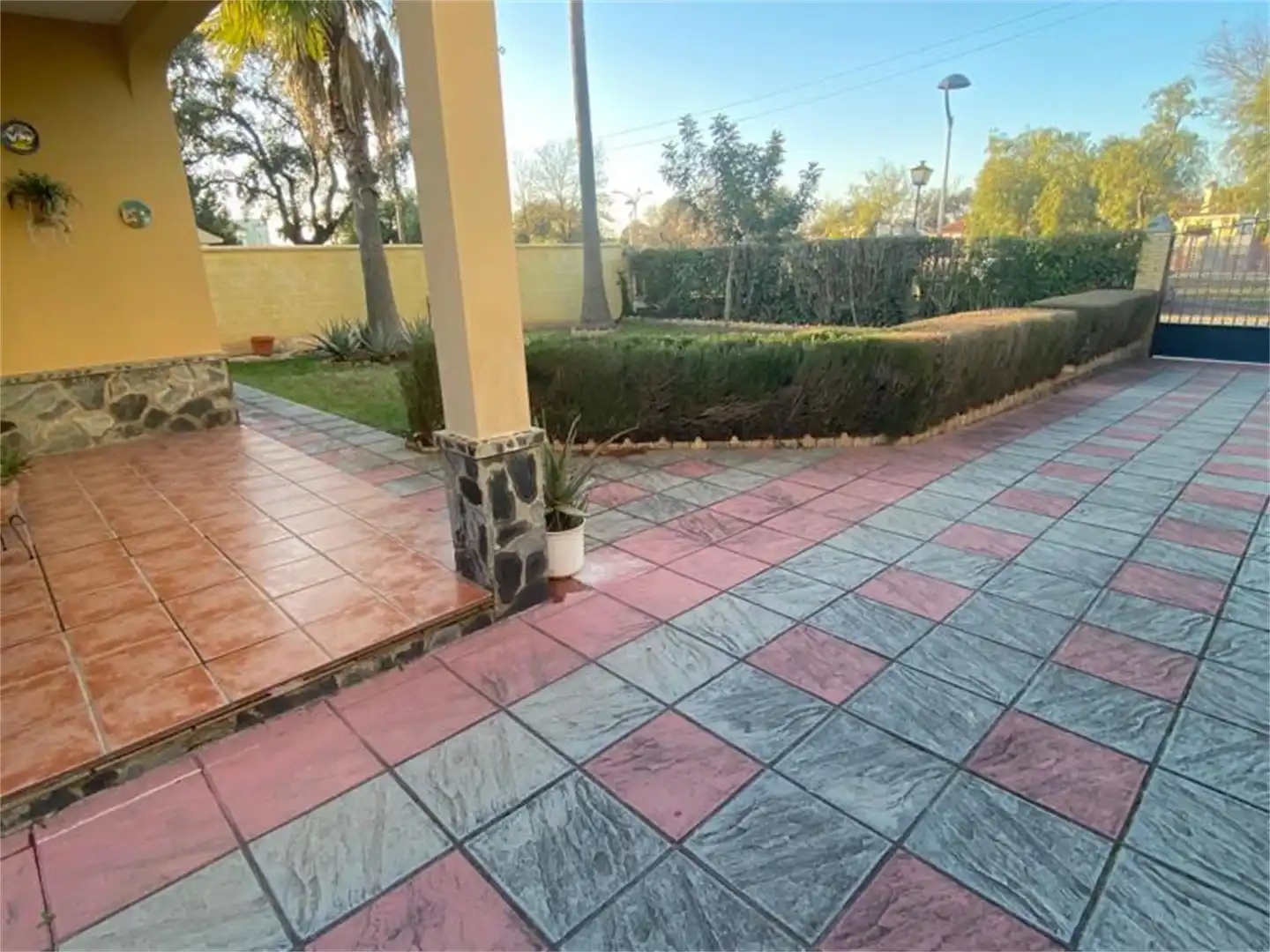 Casa o chalet en venta en Calle Chicuelo, 11, Morón de la Frontera Terraza de Casa o chalet en venta en Morón de la Frontera con Aire acondicionado, Terraza y Piscina