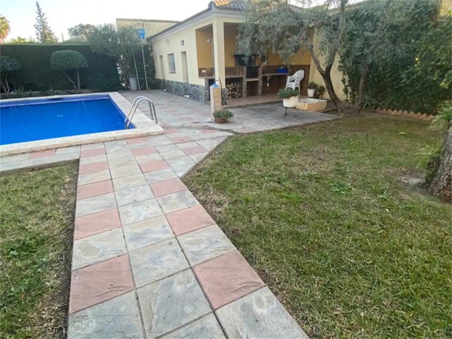 Casa o chalet en venta en Calle Chicuelo, 11, Morón de la Frontera Jardín de Casa o chalet en venta en Morón de la Frontera con Aire acondicionado, Terraza y Piscina