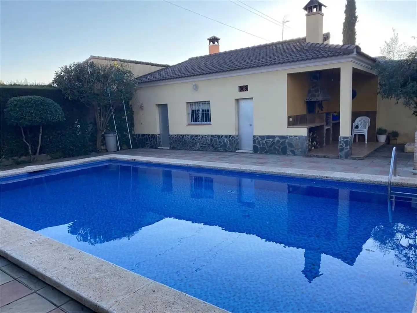 Casa o chalet en venta en Calle Chicuelo, 11, Morón de la Frontera Piscina de Casa o chalet en venta en Morón de la Frontera con Aire acondicionado, Terraza y Piscina