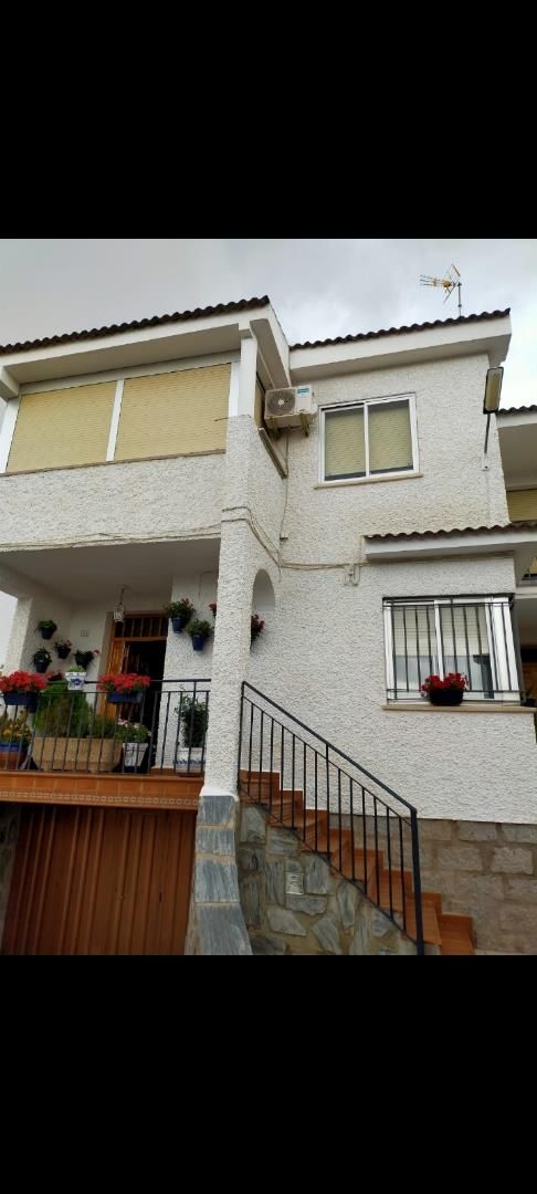 Exterior view of Single-family semi-detached for sale in Villacañas  with Air Conditioner, Terrace and Balcony