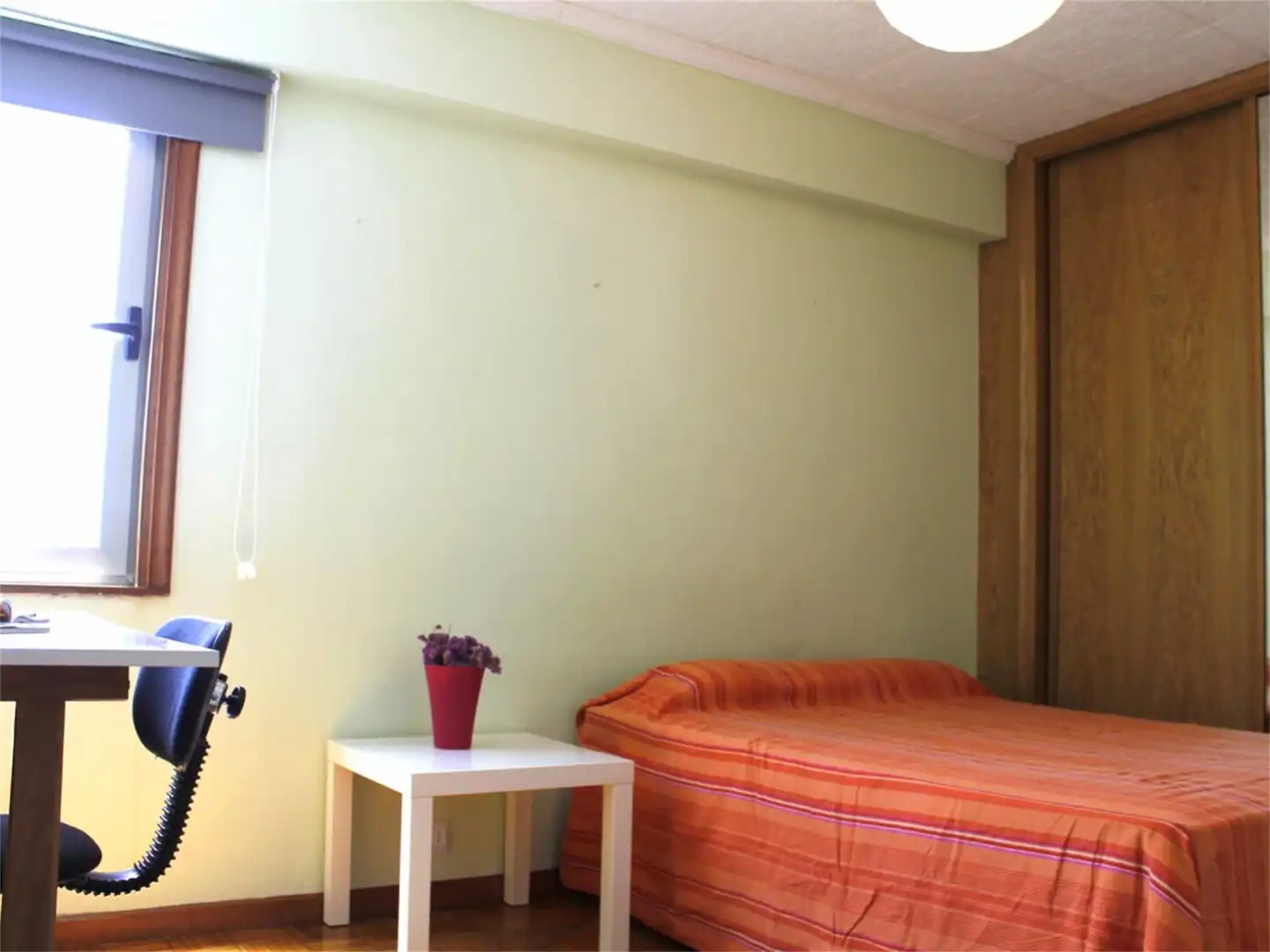 Bedroom of Flat for share in A Coruña Capital   with Parquet flooring and Furnished