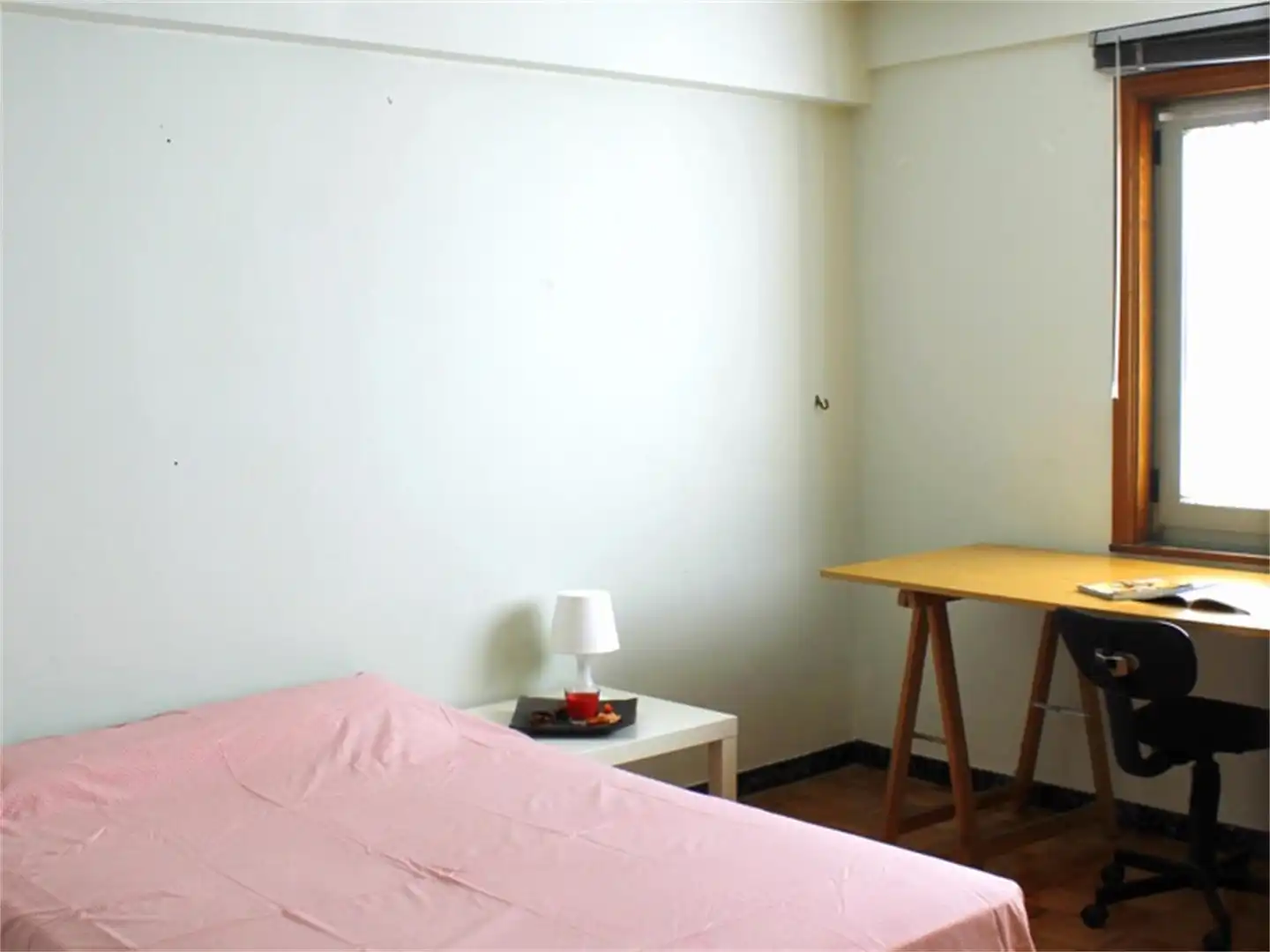Bedroom of Flat for share in A Coruña Capital   with Parquet flooring and Furnished