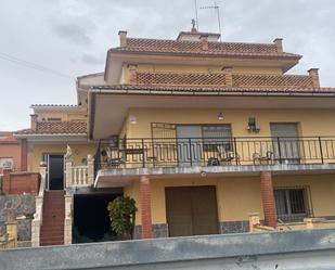 Vista exterior de Casa adosada per a compartir en El Vendrell amb Aire condicionat, Terrassa i Balcó