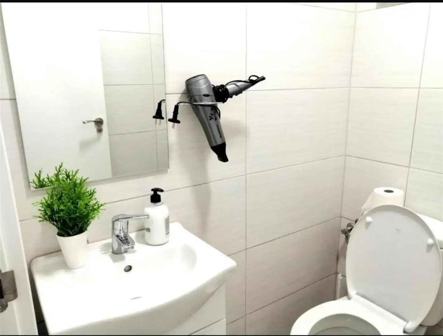 Bathroom of Flat for share in Alicante / Alacant  with Washing machine, Microwave and Internet