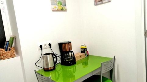 Photo 2 of Room in Calle Rafael Altamira, 16, Casco Antiguo - Sta. Cruz - Ayuntamiento, Alicante / Alacant