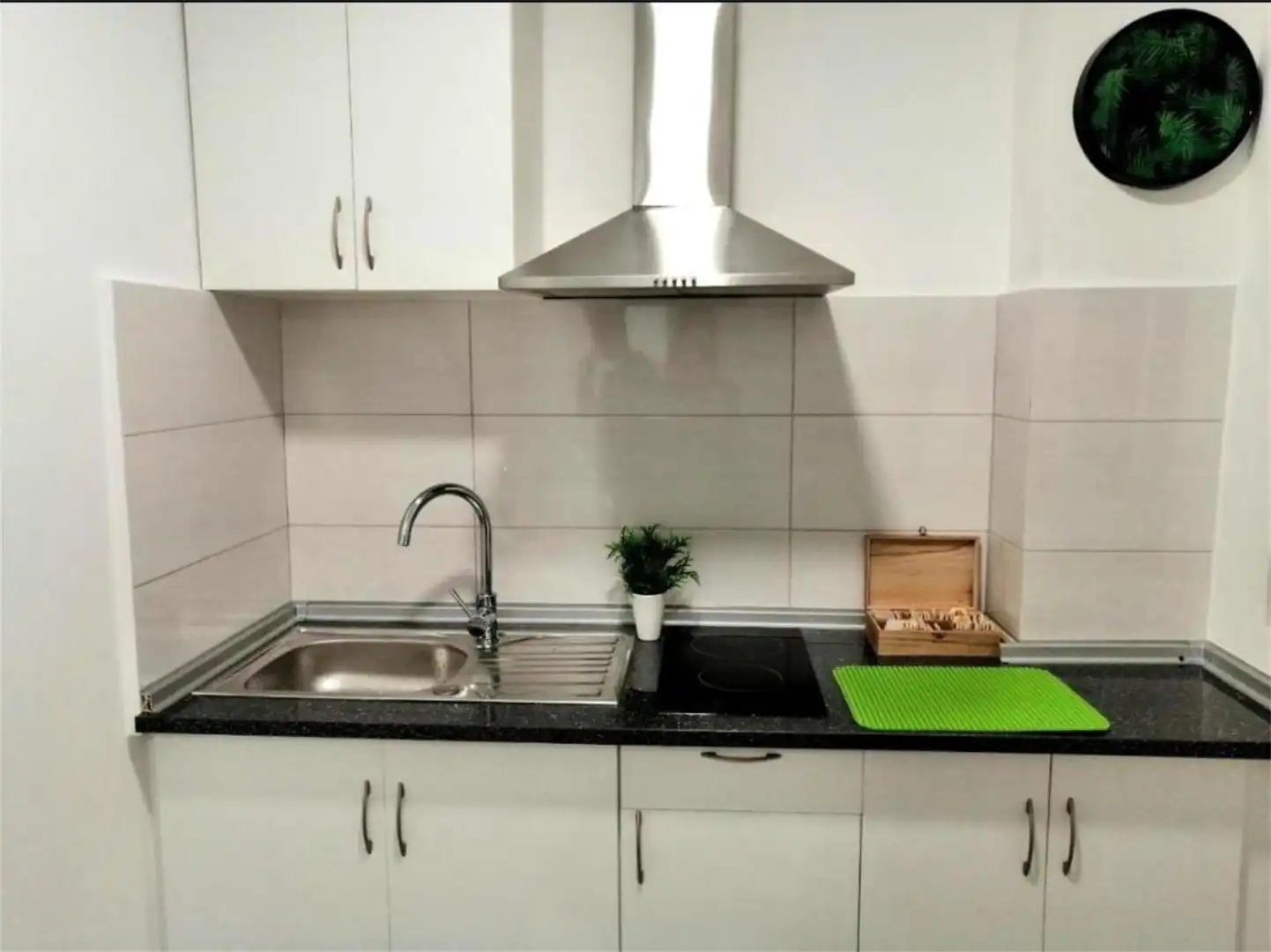 Kitchen of Flat for share in Alicante / Alacant  with Washing machine, Microwave and Internet