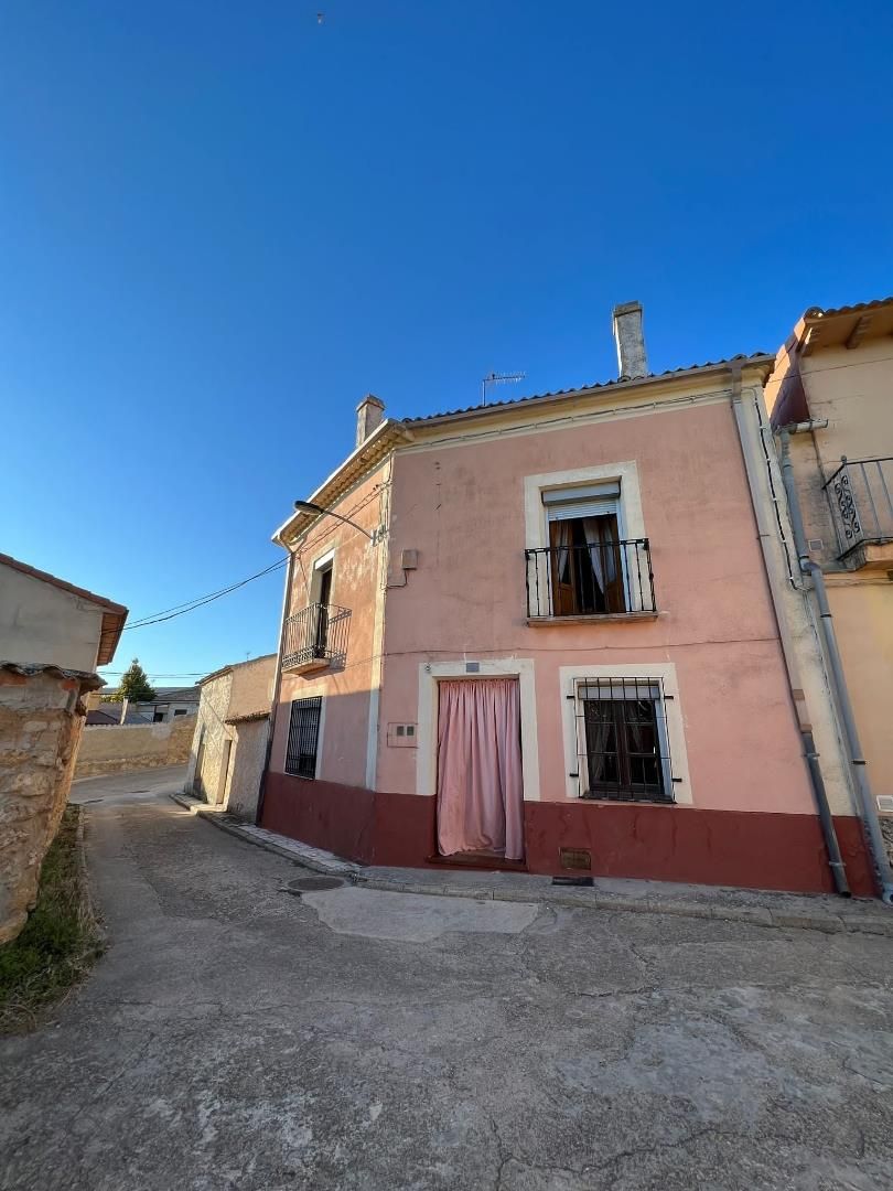 Exterior view of Single-family semi-detached for sale in Amusquillo  with Storage room, Furnished and Oven