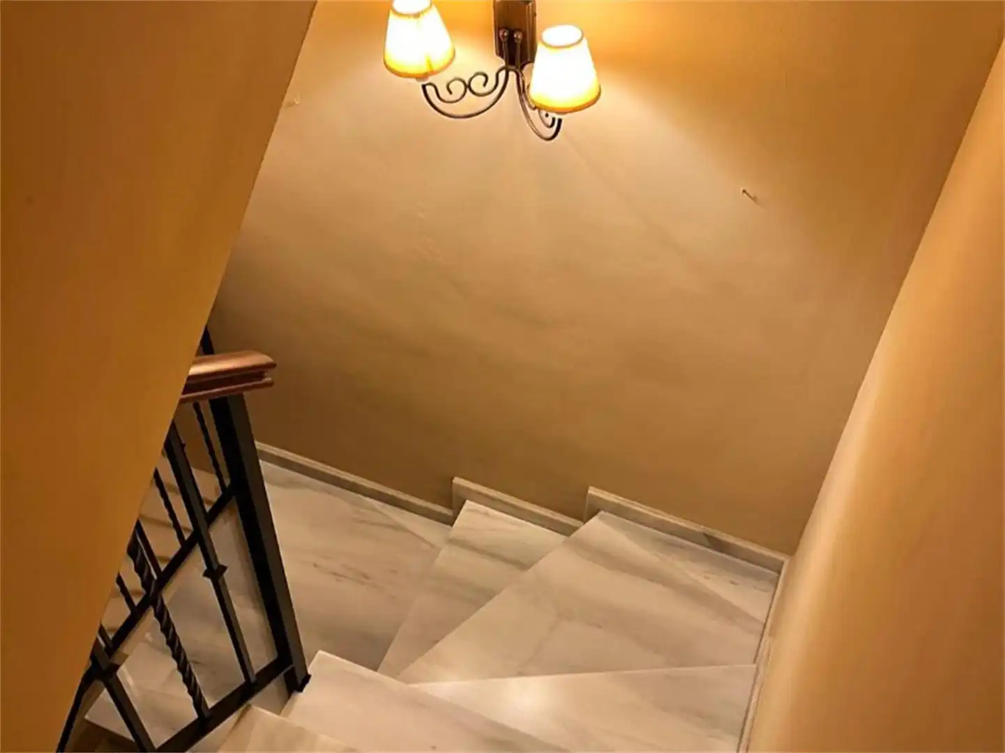 Casa adosada en venda a Calle Blas Infante, 64, Brenes Casa adosada en venda en Brenes amb Aire condicionat i Terrassa