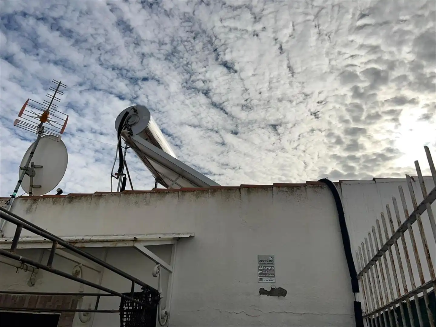 Casa adosada en venda a Calle Blas Infante, 64, Brenes Vista exterior de Casa adosada en venda en Brenes amb Aire condicionat i Terrassa