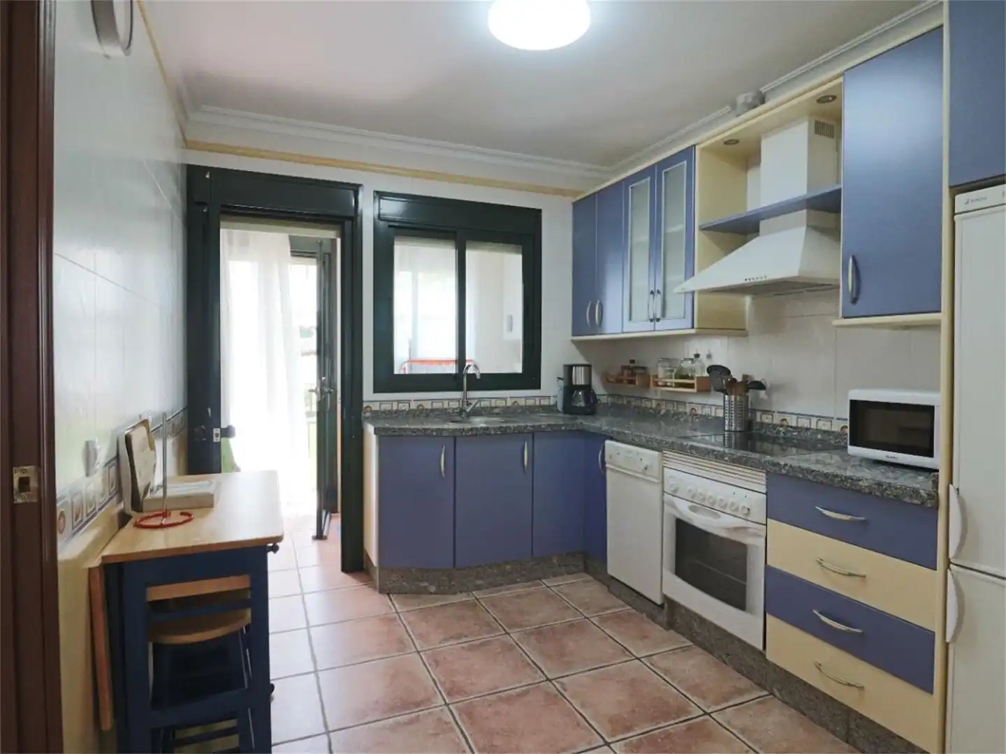 Detached homes for rent in Calle Almirante Cervera, 49, El Rompido Kitchen of Detached homes for rent in El Rompido with Air Conditioner, Private garden and Terrace