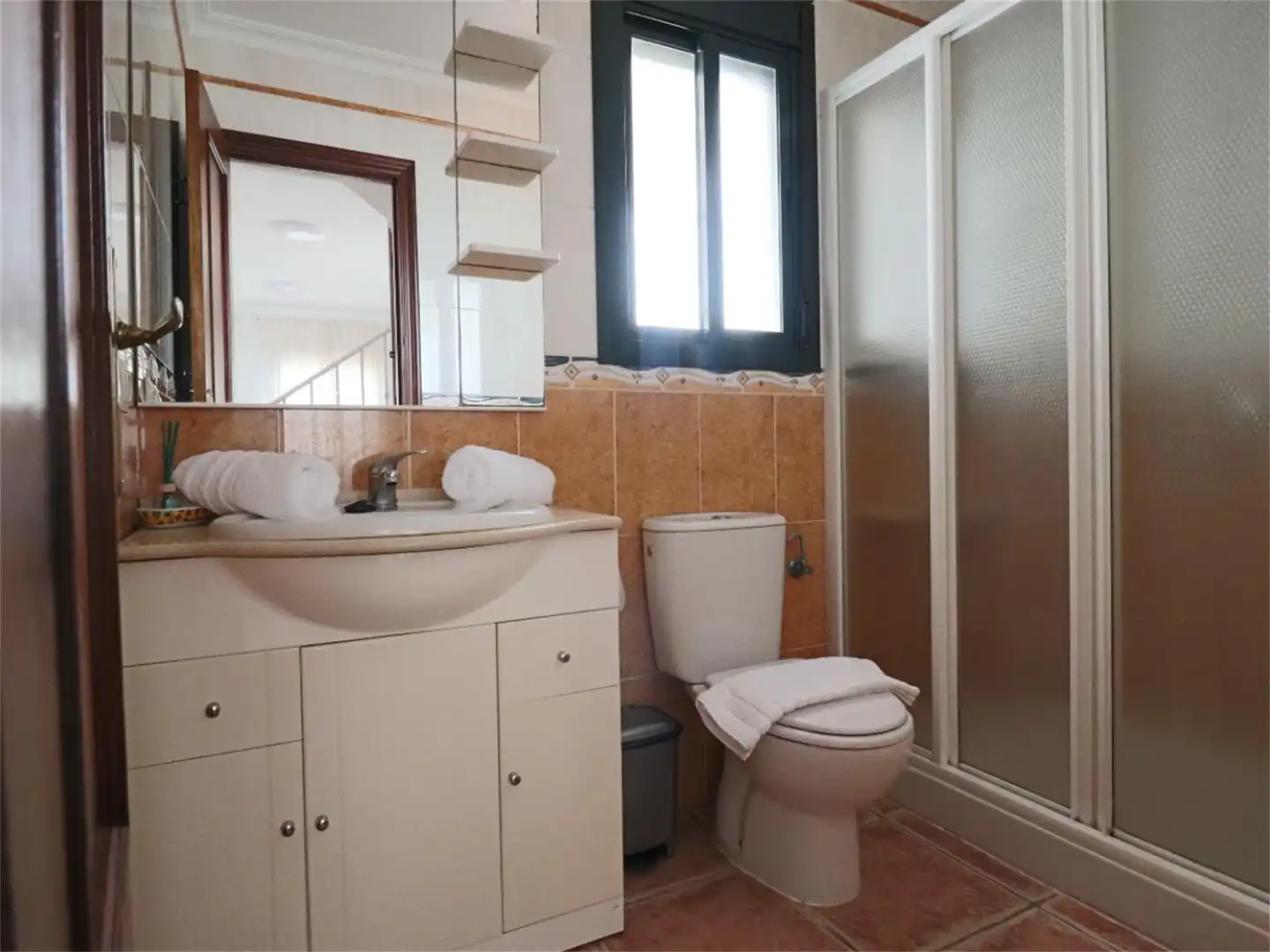 Detached homes for rent in Calle Almirante Cervera, 49, El Rompido Bathroom of Detached homes for rent in El Rompido with Air Conditioner, Private garden and Terrace