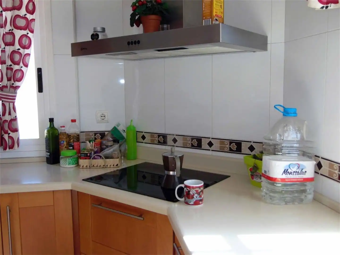 Attic for rent in Paseo Marítimo, Ciudad Jardín - Tagarete - El Zapillo Kitchen of Attic for rent in Almería with Air Conditioner, Terrace and Furnished