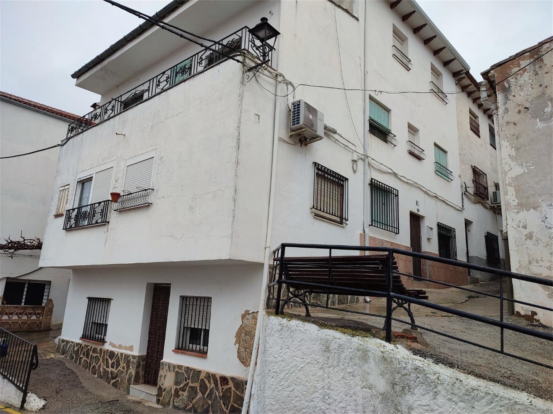 Exterior view of Duplex for sale in Siles  with Air Conditioner, Heating and Storage room