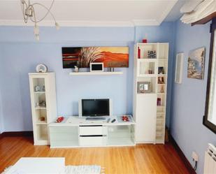 Sala d'estar de Pis en venda en Sestao  amb Balcó