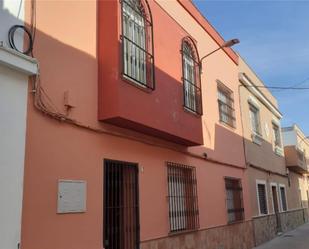 Exterior view of Single-family semi-detached for sale in La Línea de la Concepción  with Air Conditioner, Parquet flooring and Terrace