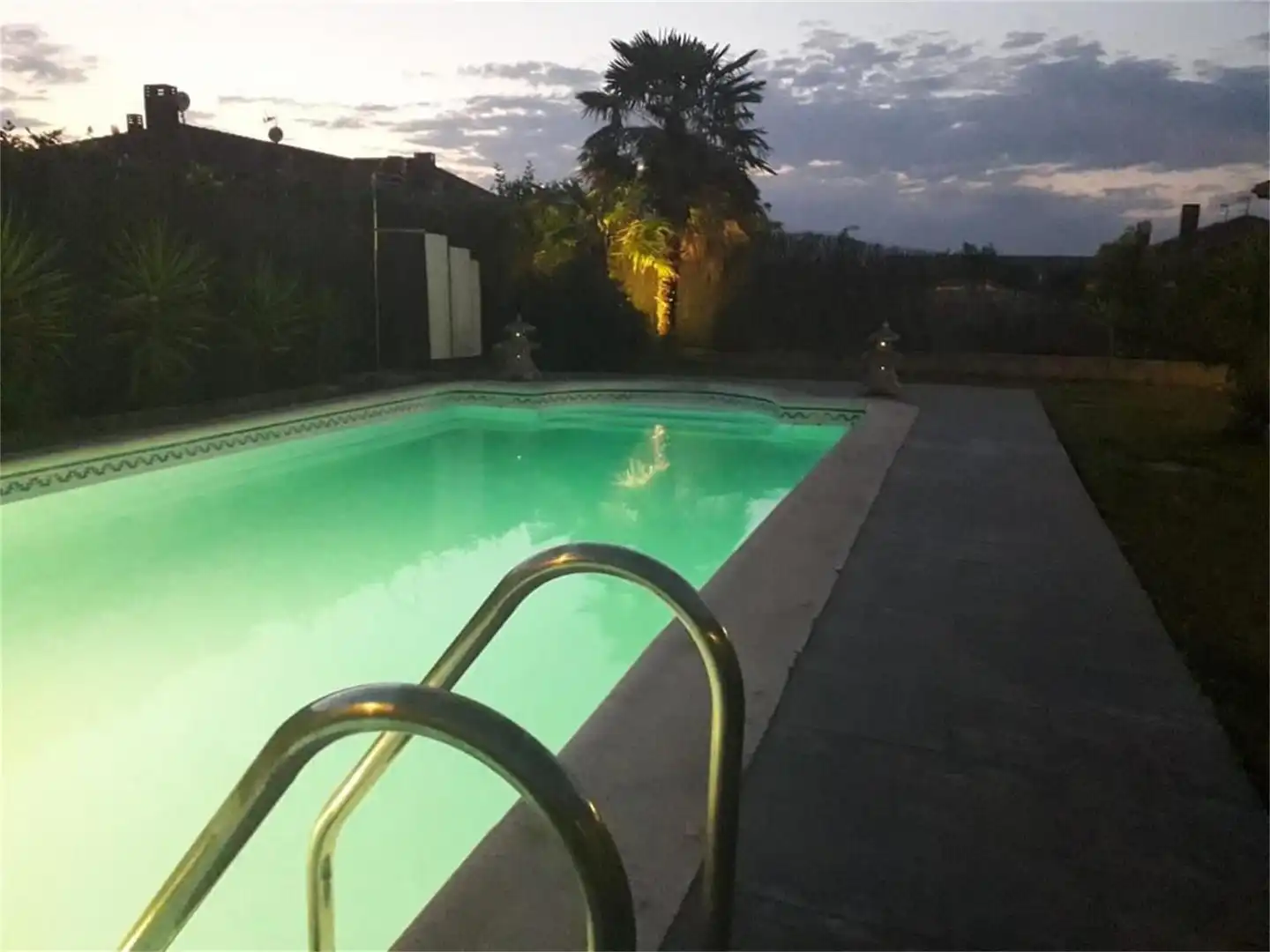 Piscina de Casa o xalet en venda en Torres de la Alameda amb Aire condicionat, Calefacció i Jardí privat