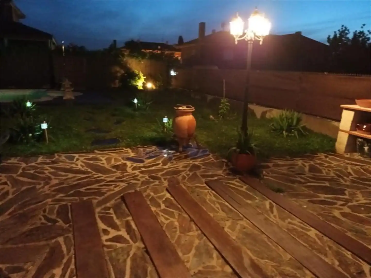 Jardí de Casa o xalet en venda en Torres de la Alameda amb Aire condicionat, Calefacció i Jardí privat