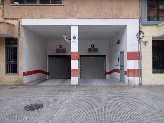 Garaje en Alquiler en Calle de Carcagente, 27 en Parque Geólogo José Royo Gómez