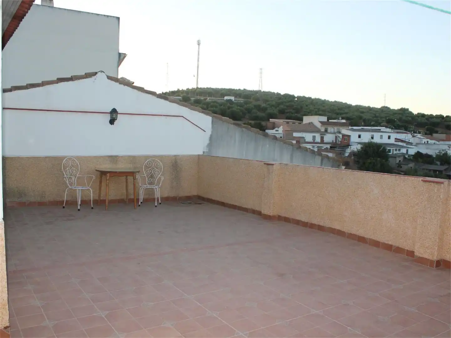 Casa adosada en venda a Calle Bécquer, Almodóvar del Río Terrassa de Casa adosada en venda en Almodóvar del Río amb Aire condicionat, Terrassa i Moblat