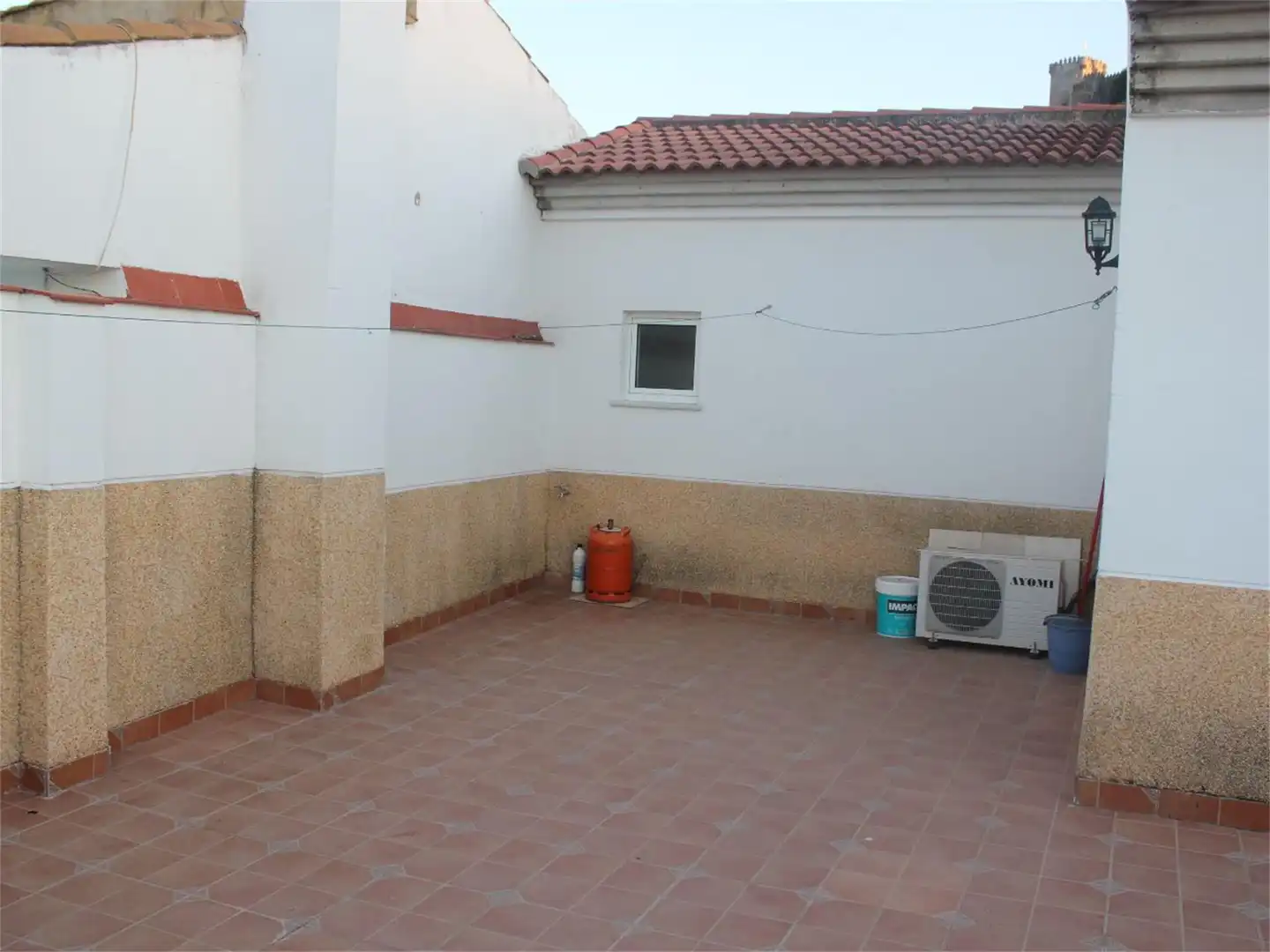 Casa adosada en venda a Calle Bécquer, Almodóvar del Río Terrassa de Casa adosada en venda en Almodóvar del Río amb Aire condicionat, Terrassa i Moblat