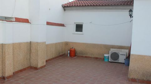 Casa adosada en venta en Calle Bécquer, Almodóvar del Río, Córdoba - imagen 3 Foto 3 de Casa adosada en venta en Calle Bécquer, Almodóvar del Río, Córdoba
