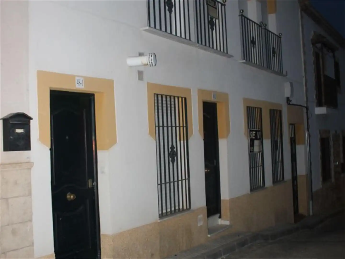Casa adosada en venda a Calle Bécquer, Almodóvar del Río Casa adosada en venda en Almodóvar del Río amb Aire condicionat, Terrassa i Moblat