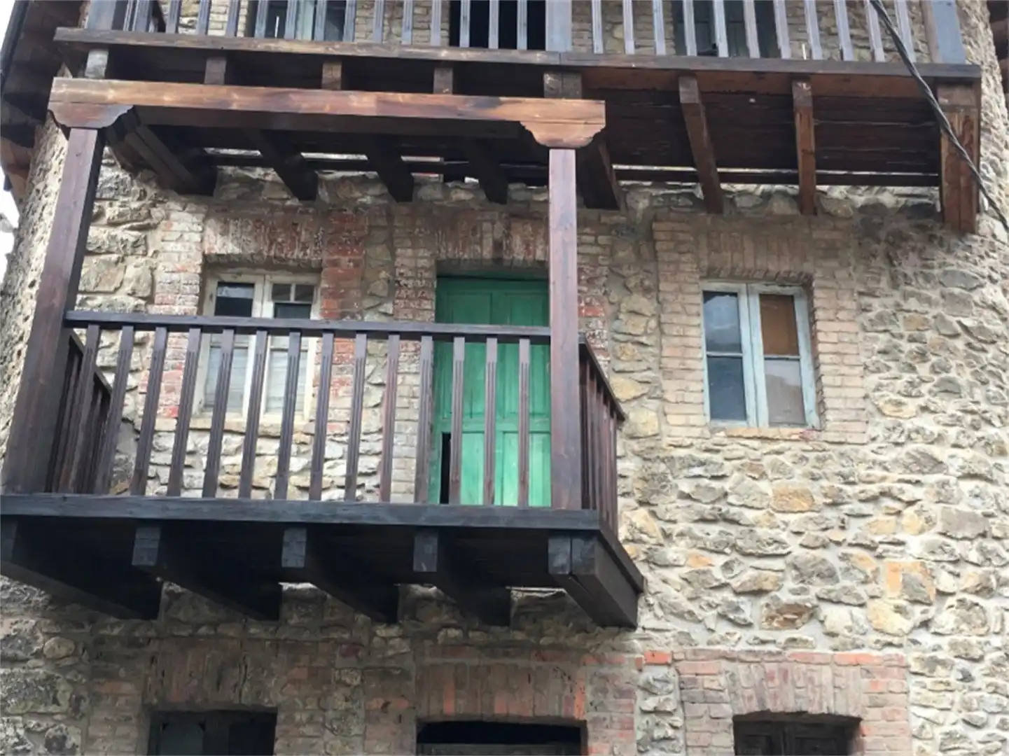 Casa o xalet en venda a Calle Cantón, La Pola de Gordón Terrassa de Casa o xalet en venda en La Pola de Gordón