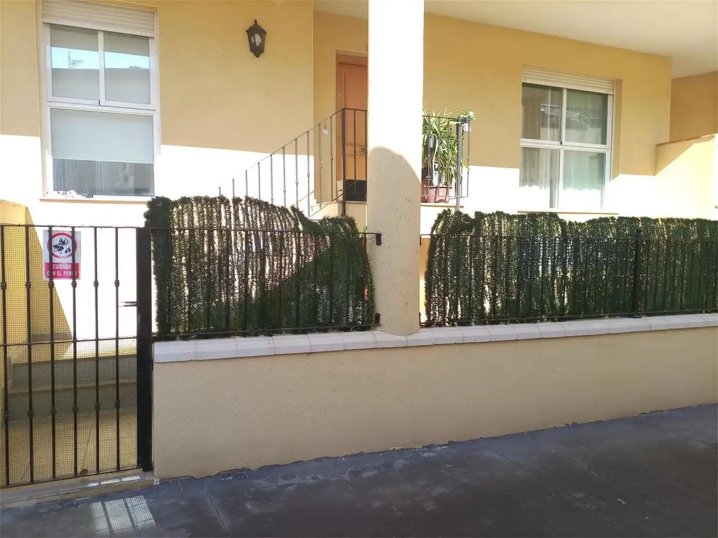 Casa adosada en venta en L'Alqueria d'Asnar Vista exterior de Casa adosada en venta en L'Alqueria d'Asnar con Calefacción y Parking comunitario