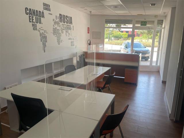 Piso en Alquiler en Plaza Cella, - en Avenida de Abril - 9 de Octubre