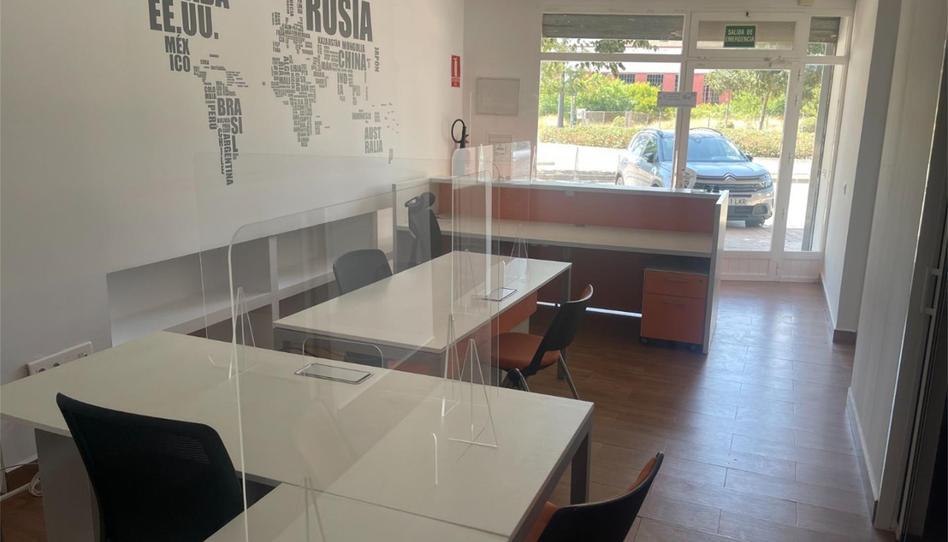 Flat to rent in Square Plaza Cella, -, Avenida de Abril - 9 de Octubre, Valencia - image 1 Photo 1 of Flat to rent in Square Plaza Cella, -, Avenida de Abril - 9 de Octubre, Valencia