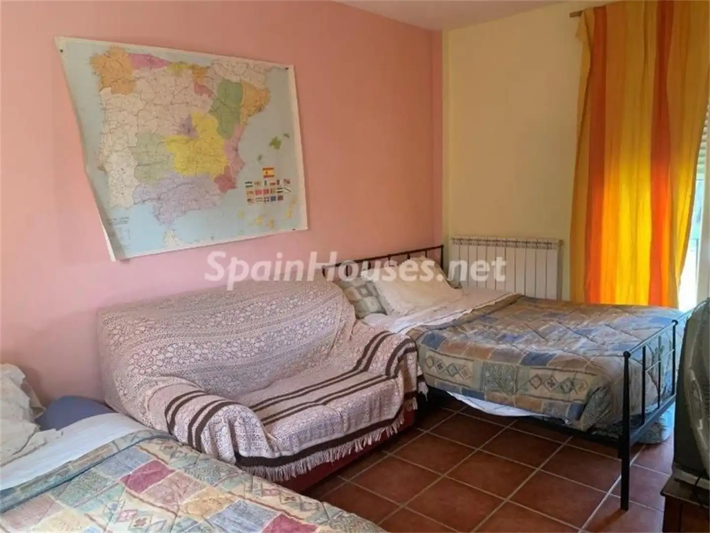 Habitación de Casa adosada en venta en Caspe con Calefacción, Jardín privado y Terraza