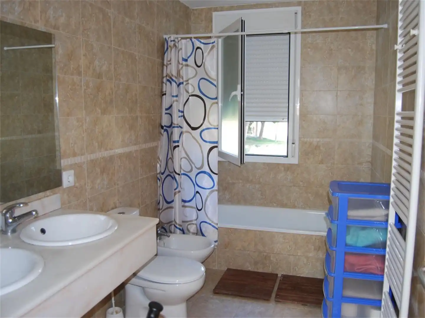 Baño de Casa adosada en venta en Caspe con Calefacción, Jardín privado y Terraza