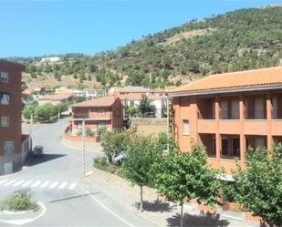 Vista exterior de Pis en venda en El Barraco  amb Calefacció, Terrassa i Balcó