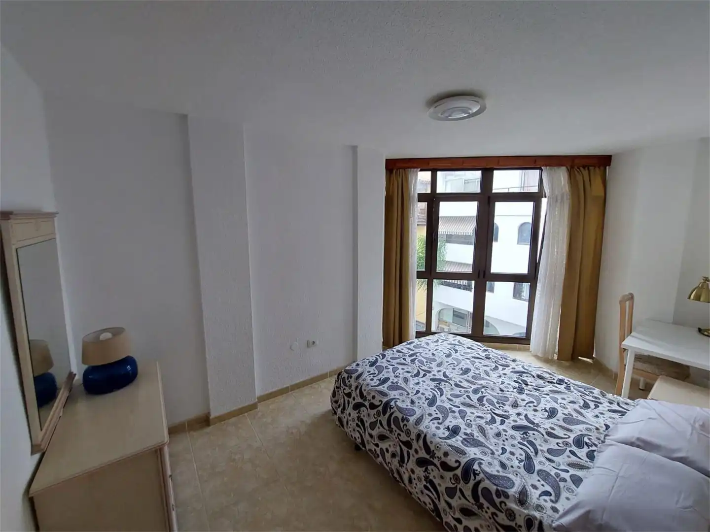 Room in Calle Casino, 3, Zona Martiánez Bedroom of Flat for share in Puerto de la Cruz with Furnished