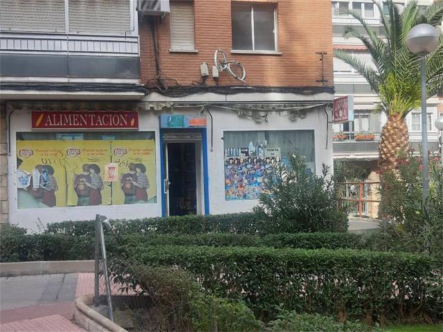 Local comercial en Alquiler en Calle Mayorazgo, 18 en Zarzaquemada