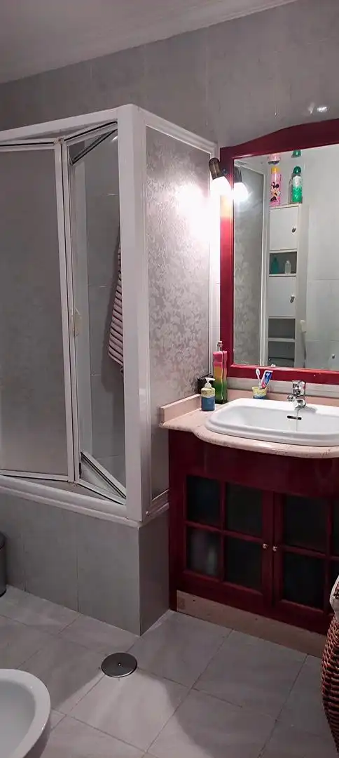 Flat for sale in Calle Virgen del Soterraño, 15, Aguilar de la Frontera Bathroom of Flat for sale in Aguilar de la Frontera with Air Conditioner, Heating and Terrace