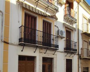 Vista exterior de Pis en venda en Aguilar de la Frontera amb Aire condicionat, Terrassa i Balcó
