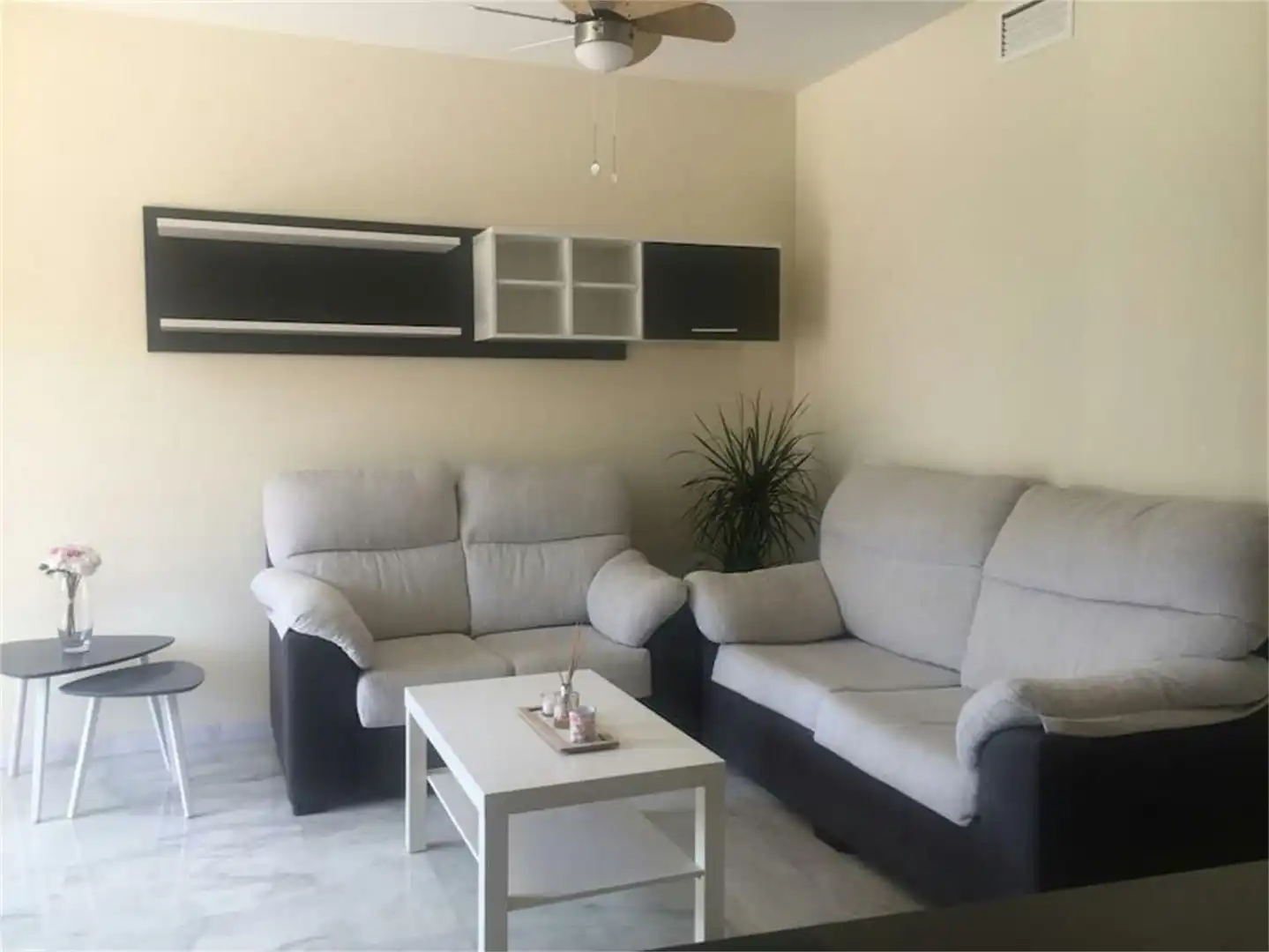 Wohnung zum Verkauf in Calle Nogal, 4, Vélez de Benaudalla Wohnzimmer von Wohnung zum Verkauf in Vélez de Benaudalla mit Terrasse