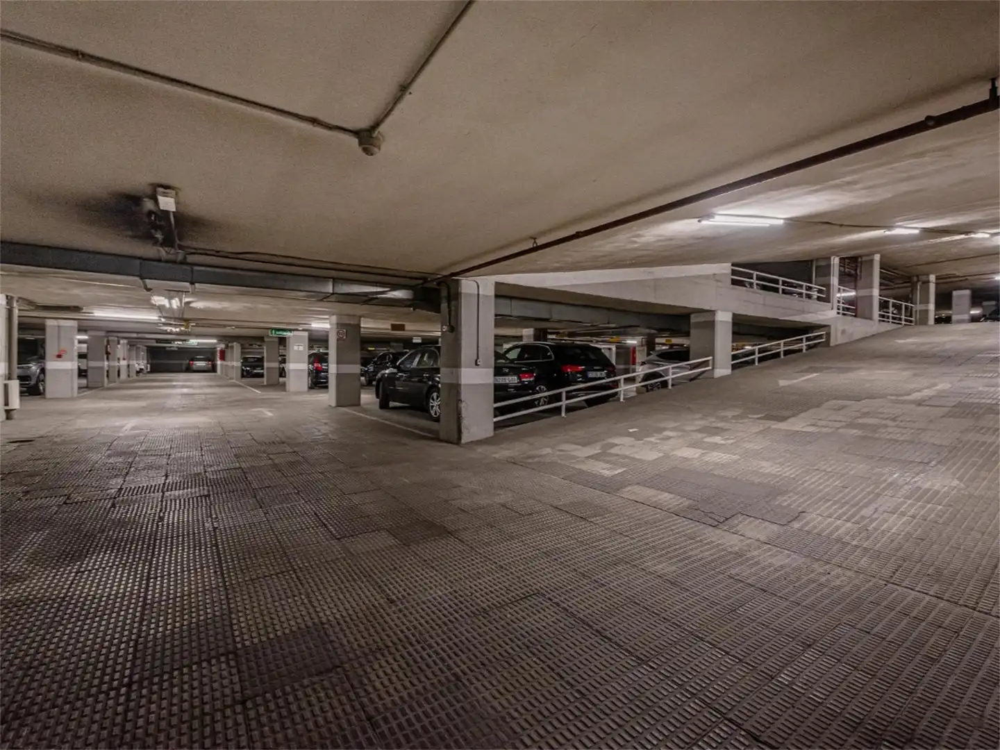 Garaje de alquiler en Plaza del Descubridor Diego de Ordás, 1, Ríos Rosas - Nuevos Ministerios Parking de Garaje de alquiler en Madrid