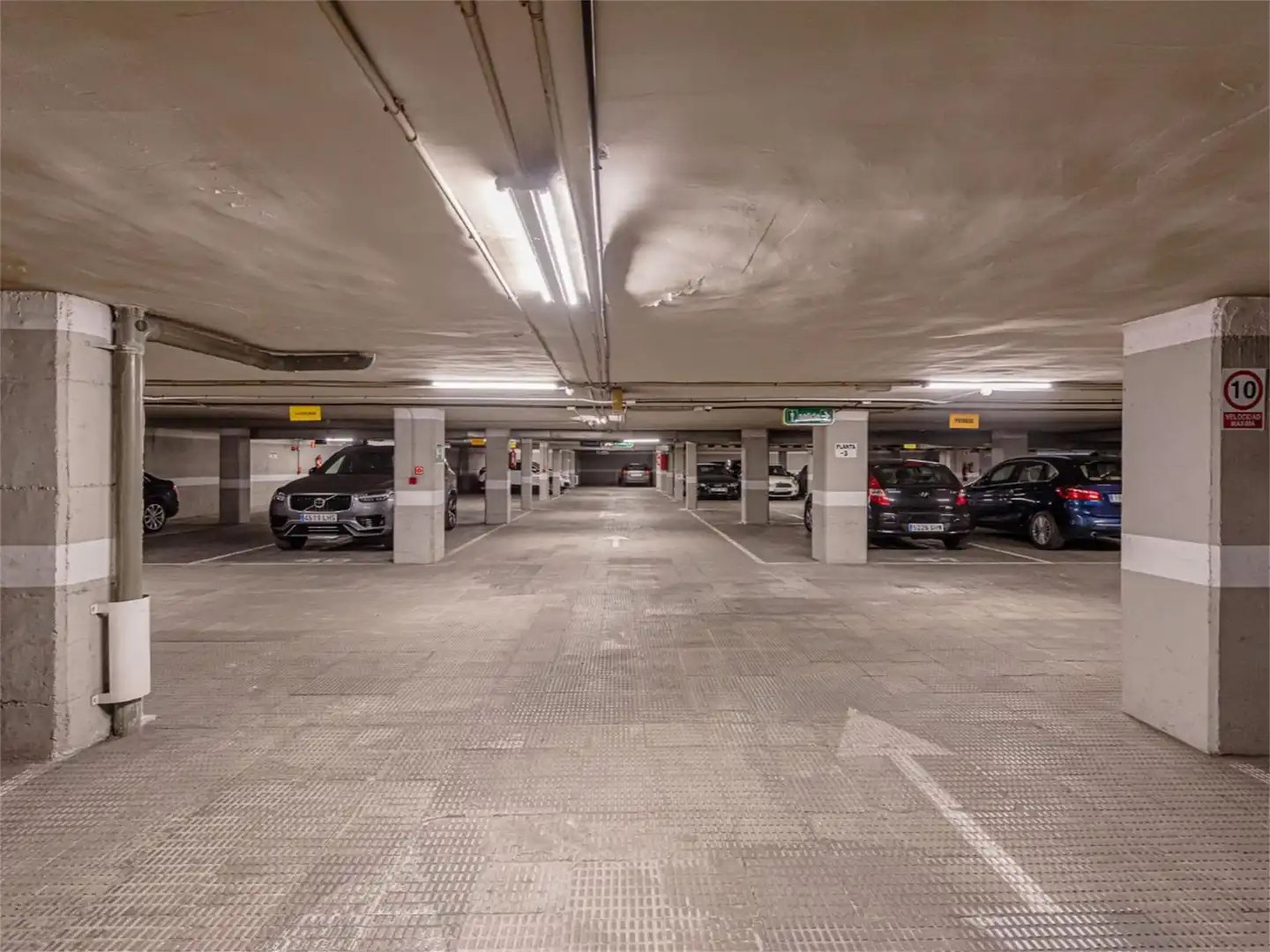 Garaje de alquiler en Plaza del Descubridor Diego de Ordás, 1, Ríos Rosas - Nuevos Ministerios Parking de Garaje de alquiler en Madrid
