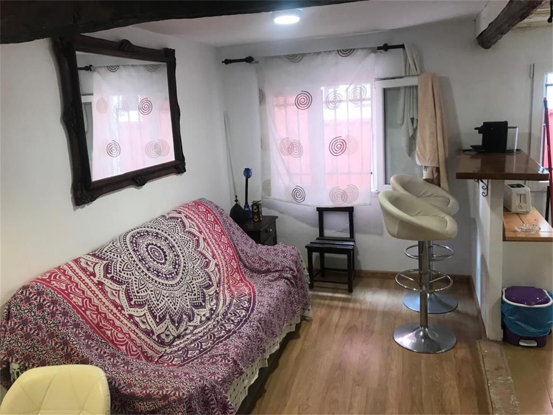 Living room of Planta baja for sale in Baños de Montemayor  with Parquet flooring, Furnished and Balcony