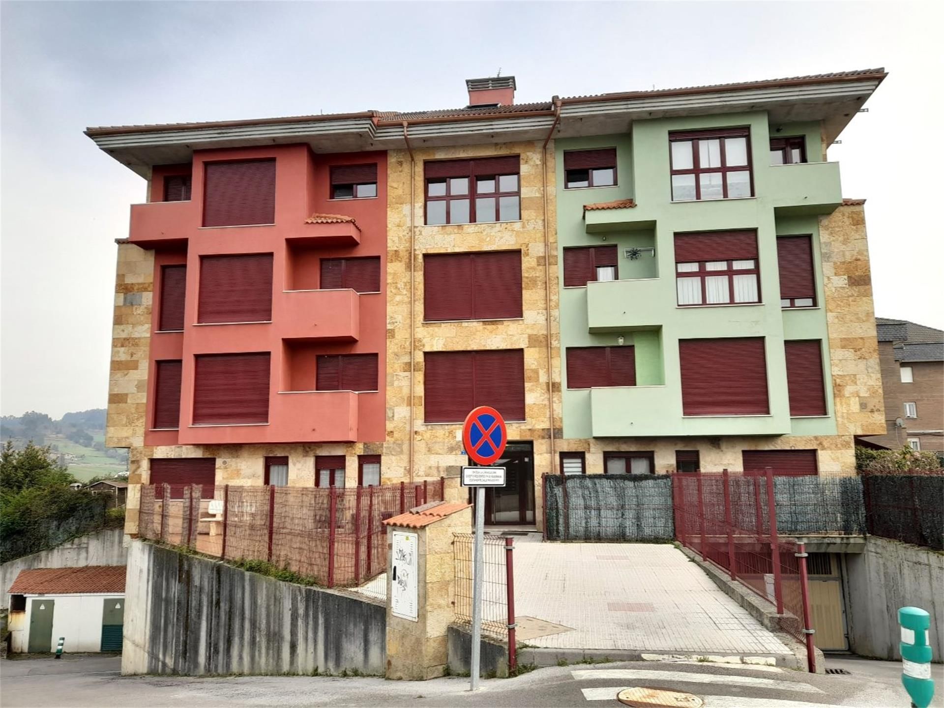 Exterior view of Flat for sale in Soto del Barco  with Heating, Parquet flooring and Storage room