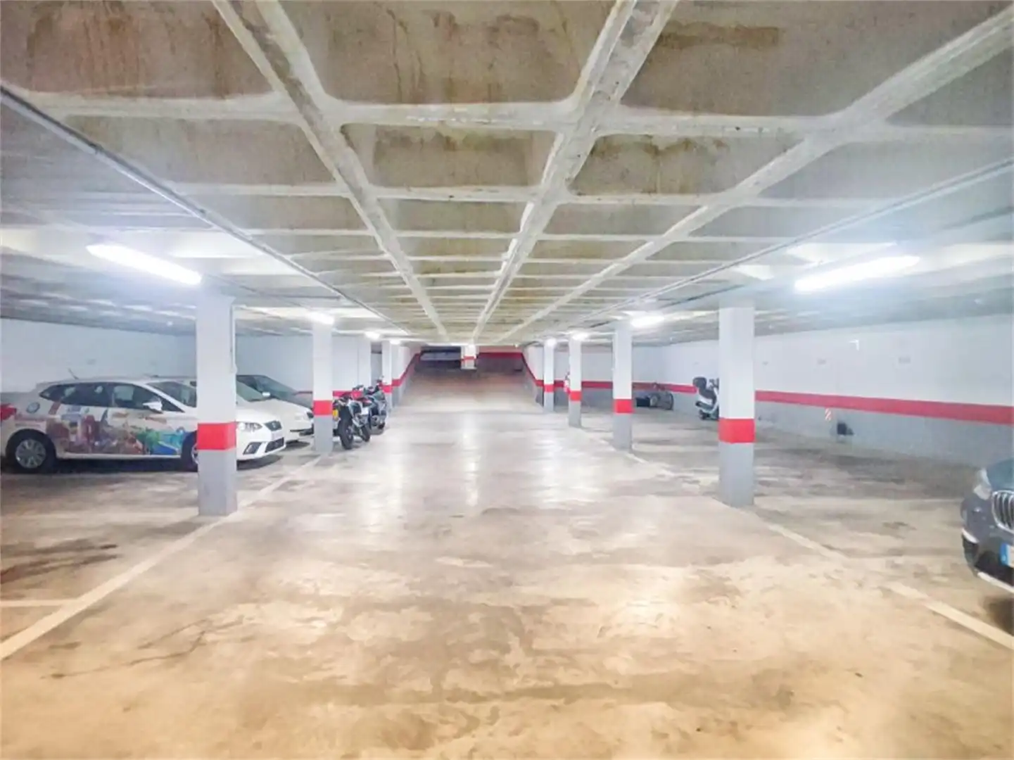 Garage zum Verkauf in Avenida de la Costa Blanca, Cabo de las Huertas Parkplatz von Garage zum Verkauf in Alicante / Alacant
