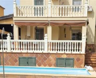 Exterior view of House or chalet for sale in Alcalá de Guadaira  with Air Conditioner, Heating and Private garden