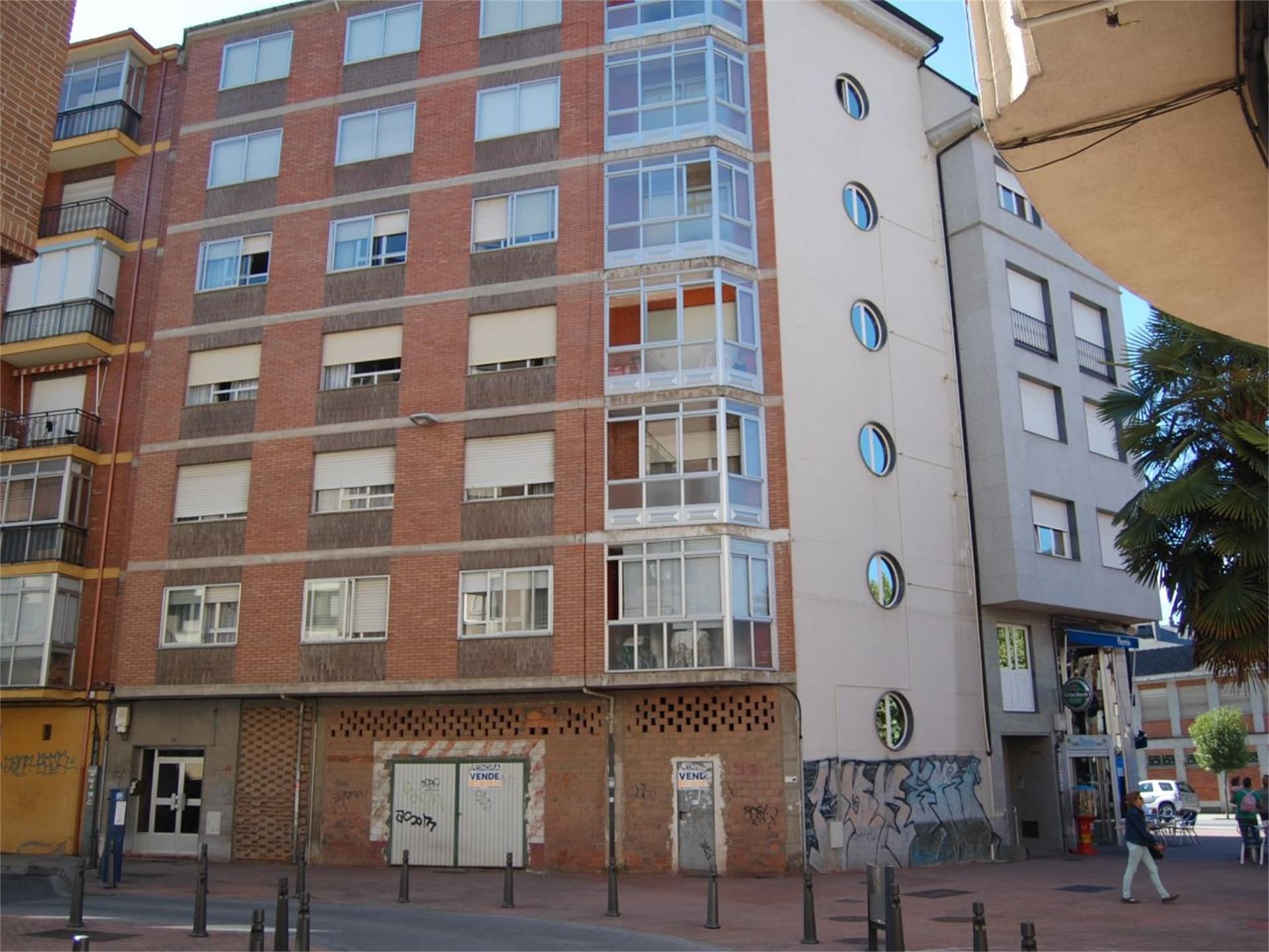 Vista exterior de Planta baja en venta en Ponferrada