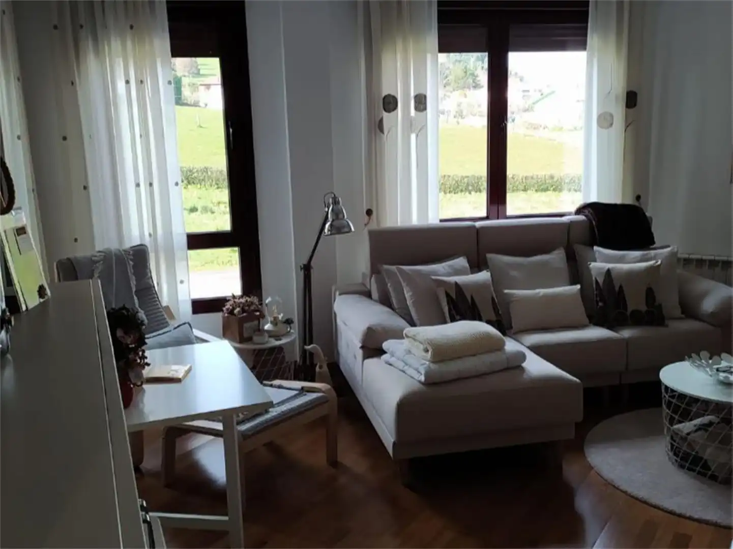 Wohnzimmer von Wohnung zum Verkauf in Castrillón mit Heizung, Parkett und Terrasse