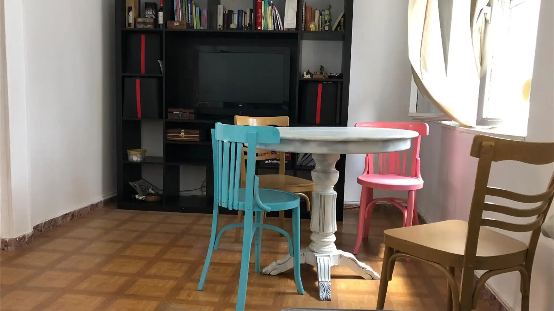 Piso en venta en Calle Reino de León, 28, La Pola de Gordón Comedor de Piso en venta en La Pola de Gordón con Calefacción, Trastero y Amueblado