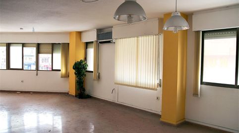 Foto 2 von Erdgeschoss zur Miete in Strasse Calle José Reus García, 1, Los Ángeles, Alicante / Alacant